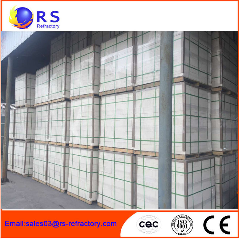 Corundum Mullite Fire Resistant Bricks , Heat Insulation Furnace Refractory Bricks